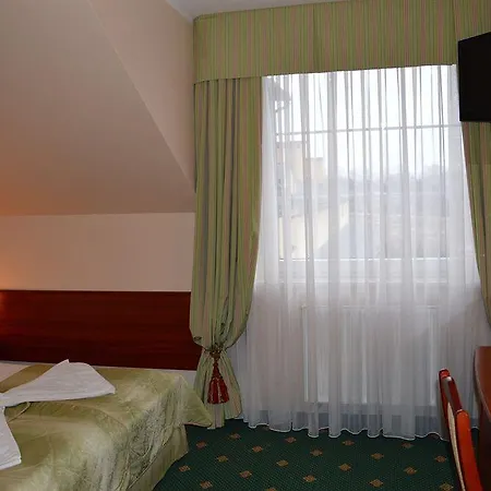 Batory Hotell