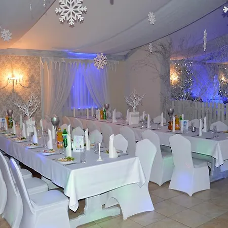 Batory Отель Тлущ