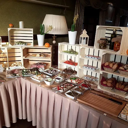 Отель Batory Тлущ