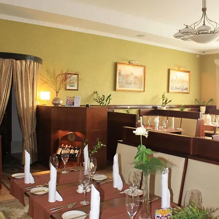 Batory Hotell Tłuszcz