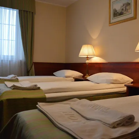 Отель Batory Тлущ